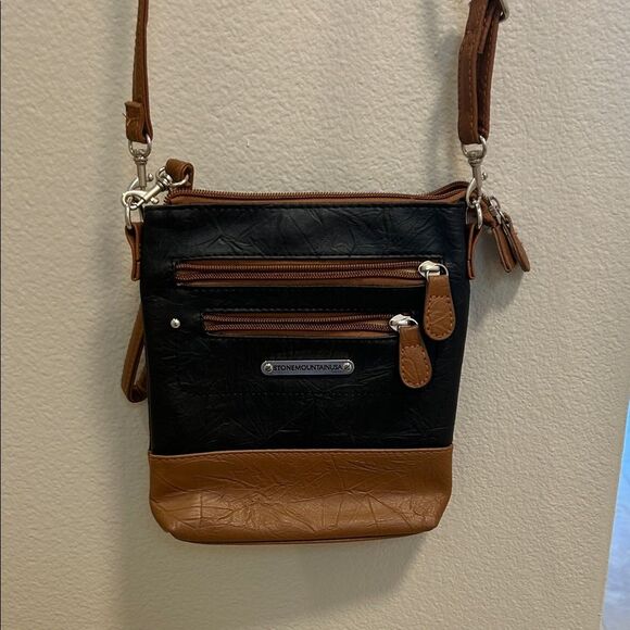 Stone Mountain Black and Tan Crossbody Bag - Picture 1 of 5